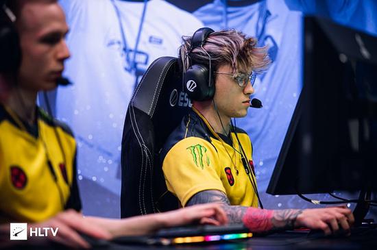 TCL电竞嘉年华点燃江城科技与青春激情