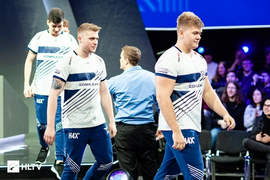 极摩客EVOT2S旗舰迷你主机发布首发价9999元