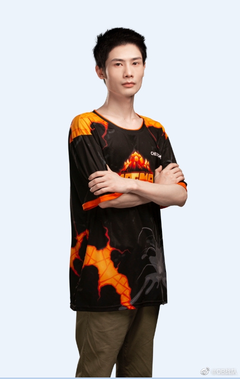 中国电竞格斗新星小孩加入沙特Falcons战队